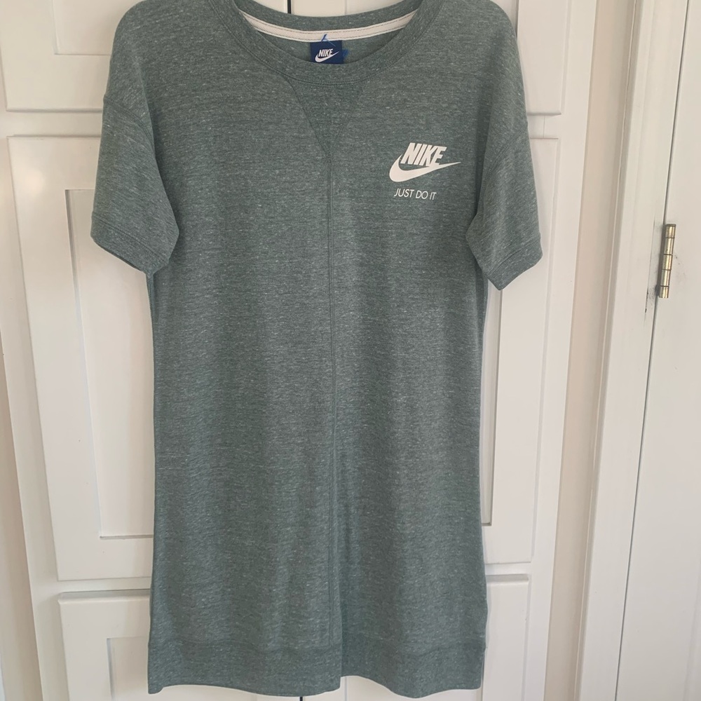 Nike Heather Gray Casual Dress